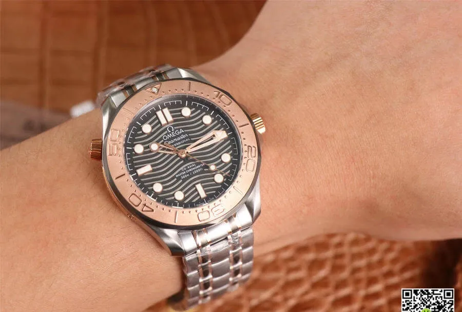 Omega Seamaster Diver 300M 210.60.42.20.99.001 OM Factory 1:1 Best Edition Replica Watch Titanium Case